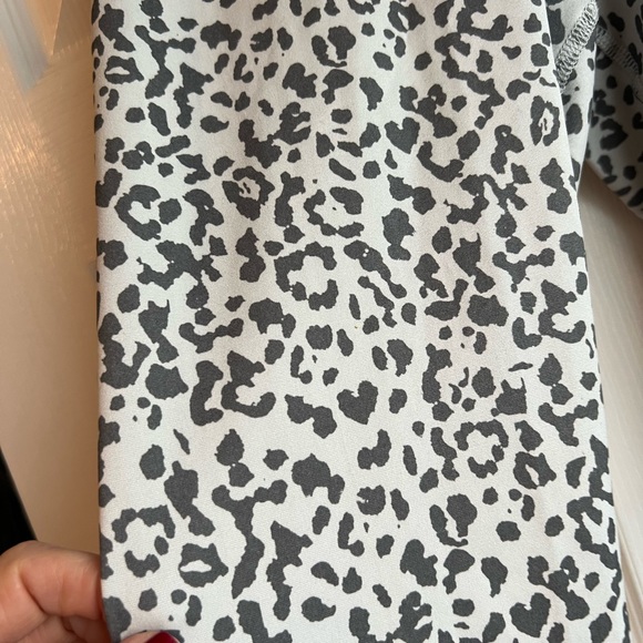 Evolution and Creation Animal Print Leggings Women's Size S Leopard - Picture 3 of 8